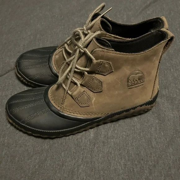 NWT Sorel Women's Out and About Plus Ankle Boots (9) - Picture 6 of 6